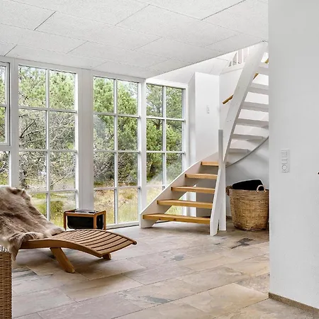 4 Bedroom Stunning In בלבאנד
