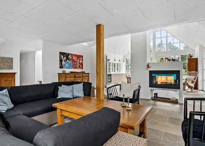 4 Bedroom Stunning In * Blåvand