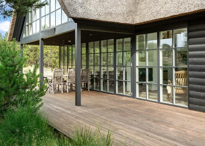 4 Bedroom Stunning In * Blåvand