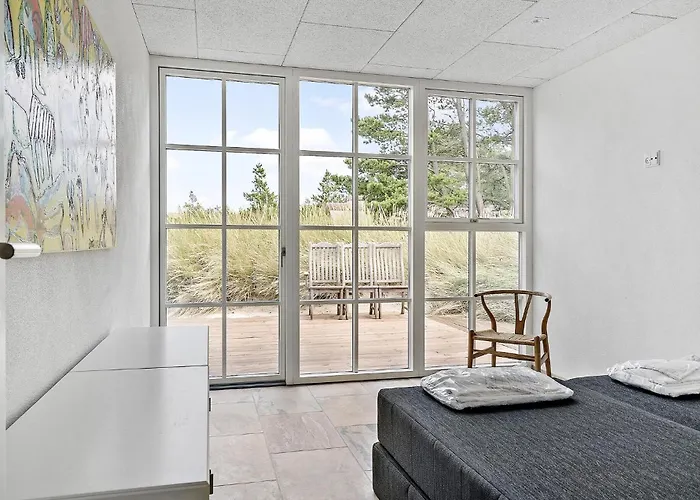 4 Bedroom Stunning In Blåvand