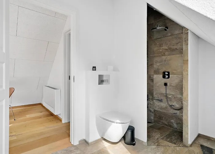 4 Bedroom Stunning In Vakantiehuis Blåvand