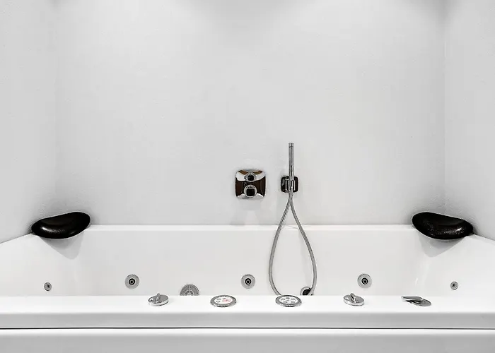 4 Bedroom Stunning In